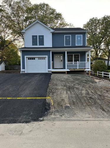 70 Hope St, Cumberland, RI 02864 exterior