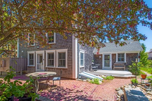 48 Truro Center Rd, Truro, MA 02666 exterior