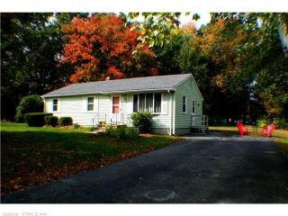 18 Orchard Dr, Thompson, CT 06277 exterior