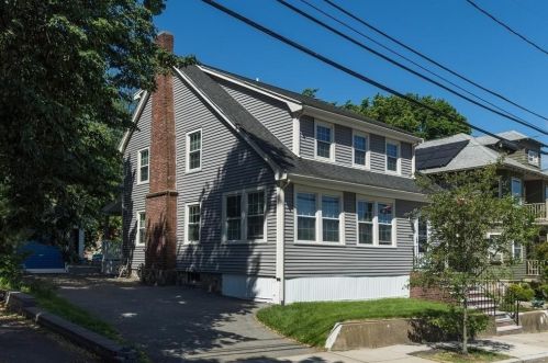 180 Manthorne Rd, Roxbury-Xing, MA 02132 exterior