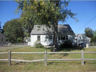 26 Damon Ave, Nashua, NH 03064 exterior
