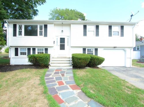 6 Savin St, North Providence, RI 02911 exterior