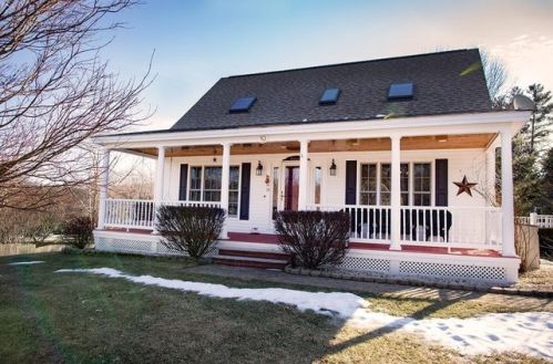 19 Barbara Dr, Amesbury, MA 01913 exterior