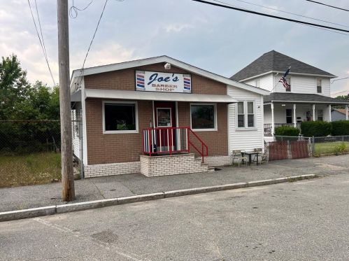 771 Oakland Beach Ave, Warwick, RI 02889 exterior