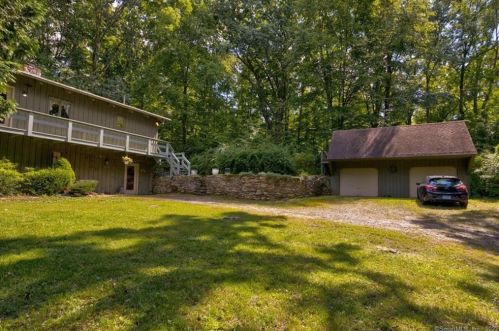 106 Whippoorwill Hollow Rd, North Franklin, CT 06254 exterior
