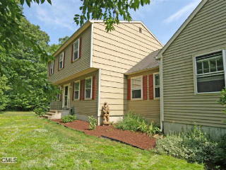 31 Rolling Hills Dr, Seymour, CT 06478 exterior