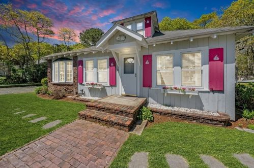 197 Pine Grove Rd, Yarmouth, MA 02664 exterior