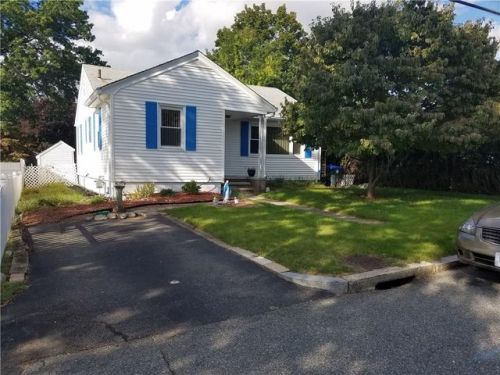 111 Isabella Ave, Providence, RI 02908 exterior
