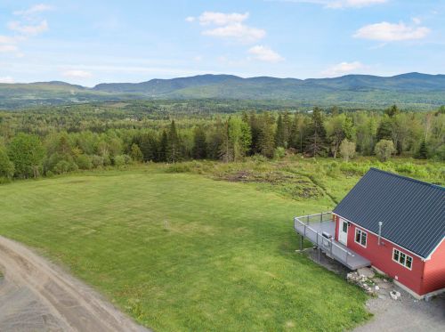127 Bennett Hill Rd, Colebrook, NH 03576 exterior