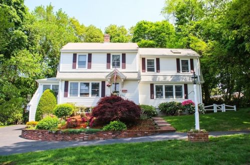 15 Hopkins St, Wakefield, MA 01880 exterior