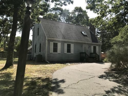 24 Papnomett Rd, Mashpee, MA 02649 exterior