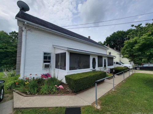 6 Brunswick Ave, Moosup, CT 06354 exterior