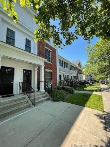 70 Fairgate Dr, Stamford, CT 06902 exterior