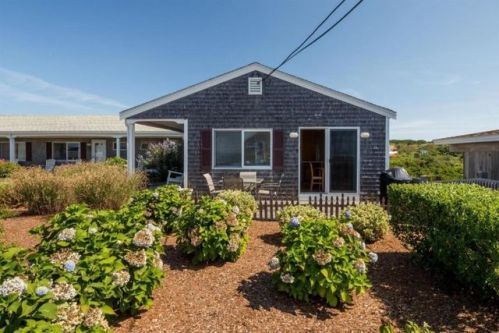 307 Shore Rd, North Truro, MA 02652 exterior