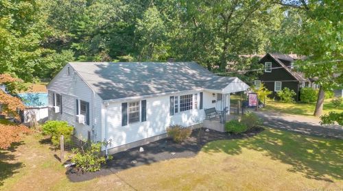 442 Elm St, Windsor-Locks, CT 06096 exterior