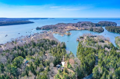 6 Acorn Ln, Harpswell, ME 04079 exterior