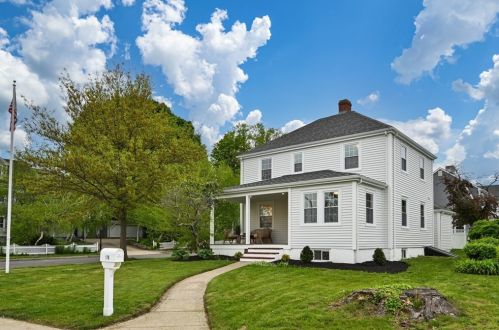 176 Main St, Wakefield, MA 01880 exterior