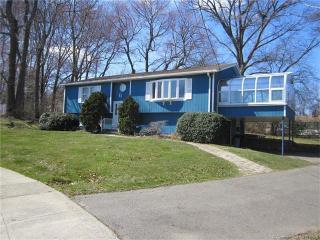 40 Crestwood Rd, Milford, CT 06460 exterior