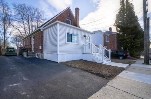 18 Highland Ave, United-States-Coast-Guard-Ac, CT 06320 exterior