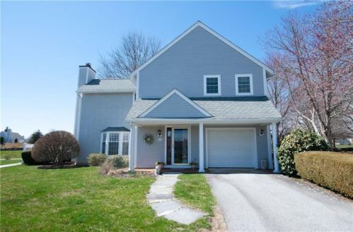 125 Corey Ln, Middletown, RI 02842 exterior