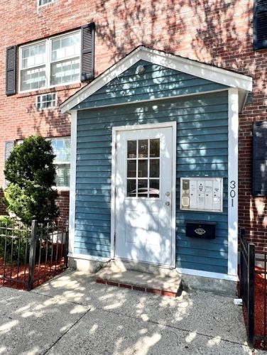 301 Main St, Roxbury Xing, MA 02129 exterior