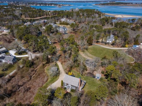 32 Cranberry Ln, North-Chatham, MA 02650 exterior