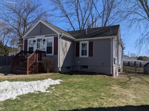10 Ballou St, Cumberland, RI 02864 exterior