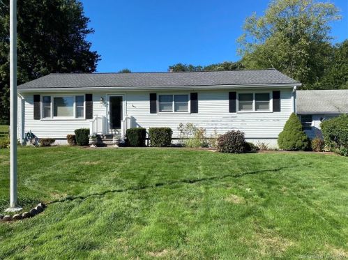110 Cross Hill Rd, Upper Stepney, CT 06468 exterior