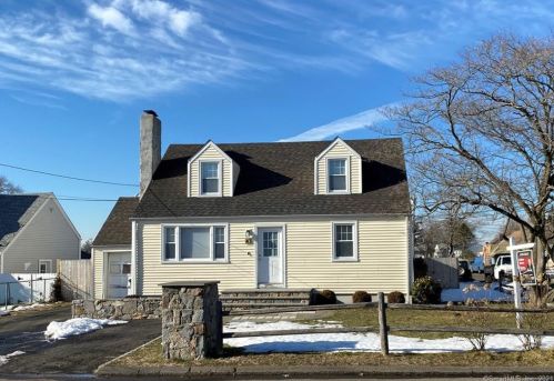 43 Grandview Ave, Norwalk, CT 06850 exterior