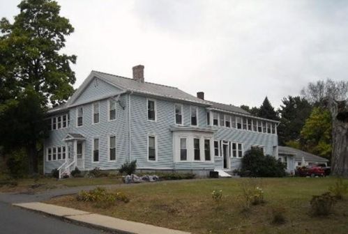 13 West St, Easthampton, MA 01027 exterior