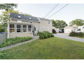 44 Woodbine St, East Providence, RI 02915 exterior