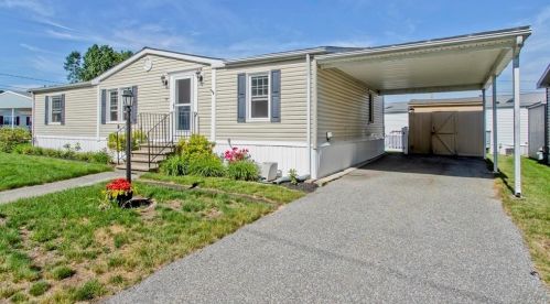 89 Celebration Cir, Chicopee, MA 01020 exterior