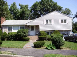 17 Jules Ter, Newton, MA 02459 exterior