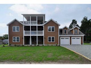12 Greenwich Rd, Narragansett, RI 02882 exterior
