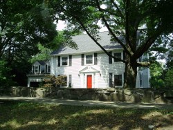 816 Dedham St, Newton, MA 02459 exterior