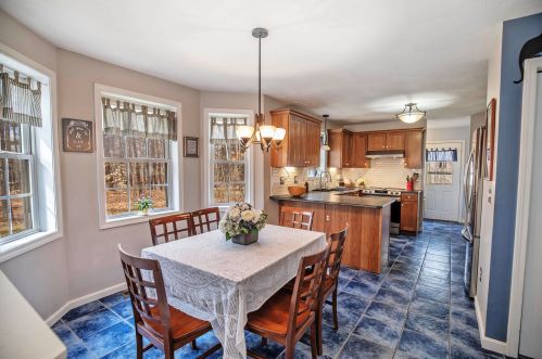 59 Juniper Dr, Goffstown, NH 03045 exterior