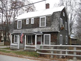 66 Main St, Tamworth, NH 03886 exterior