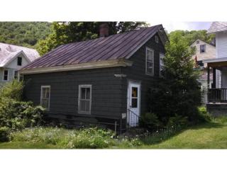 51 Branch Hill Rd, Readsboro, VT 05350 exterior