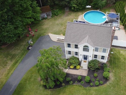 35 Compromise Ln, Sandown, NH 03873 exterior