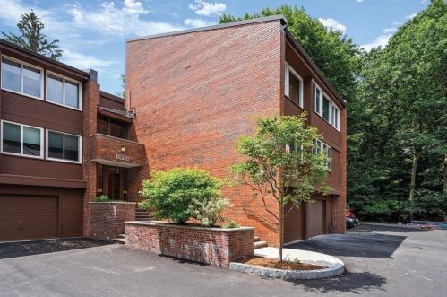 241 Perkins St, Roxbury-Xing, MA 02130 exterior