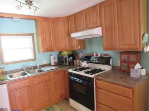 1195 Rush Rd, Henniker, NH 03242 exterior