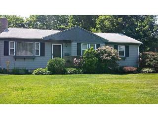 65 Rancocos Dr, Warwick, RI 02888 exterior