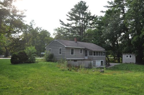 30 Old Fremont Rd, Raymond, NH 03077 exterior