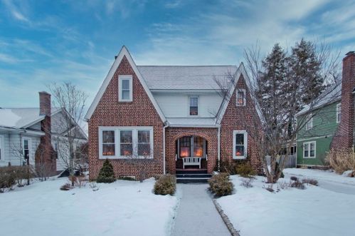44 Texel Dr, Springfield, MA 01108 exterior
