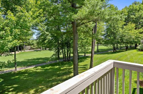 39 Hawthorne Village Rd, Nashua, NH 03062 exterior