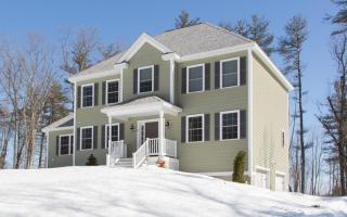 27 Lawrence Rd, Derry, NH 03038 exterior