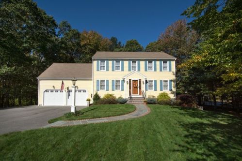 215 Sheri Ln, Weymouth, MA 02190 exterior