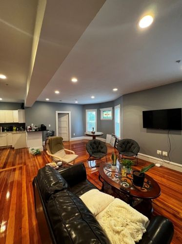 37 Dix St, Roxbury-Xing, MA 02122 exterior