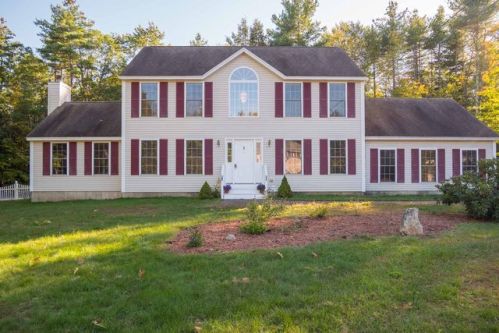 7 Strawberry Ln, Raymond, NH 03077 exterior