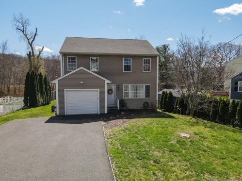 20 Robin Rd, Seymour, CT 06483 exterior